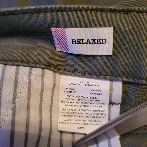 Dickies Women's Plus Size Relaxed Fit Stretch Cargo Straight Leg Pant size 24W - Picture 5 of 12